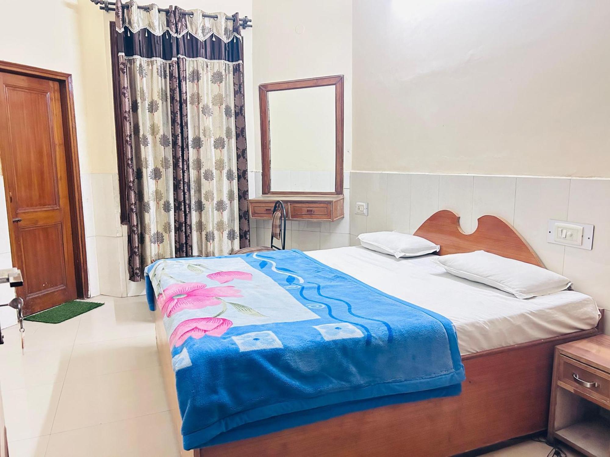 Sunrise Hotel Jalandhar Exterior foto